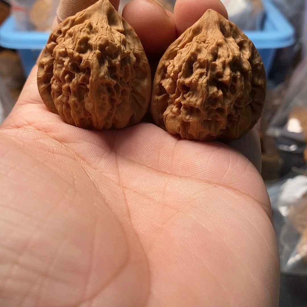 文玩核桃血龙鸡心36-418