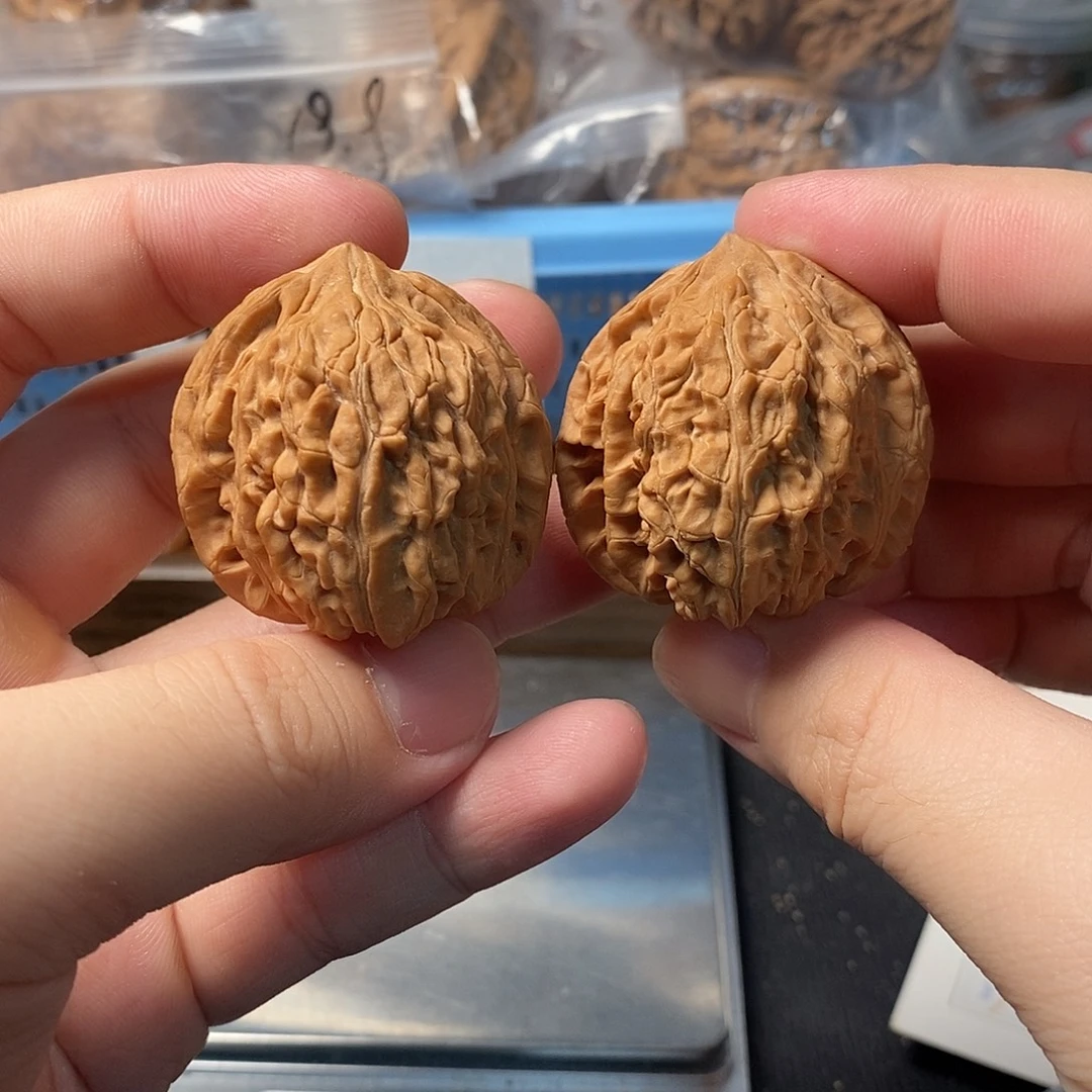 1文玩核桃和氏元宝38-379