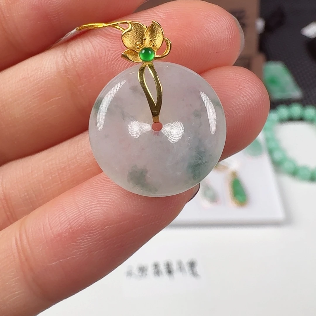 翡翠18K金镶嵌颈饰