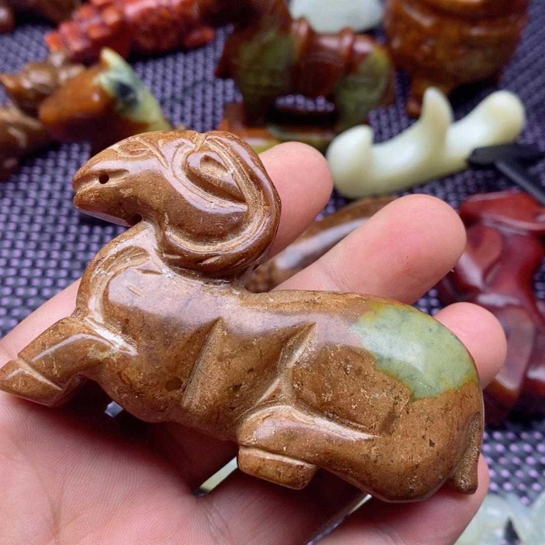 蛇纹石玉颈饰未镶嵌