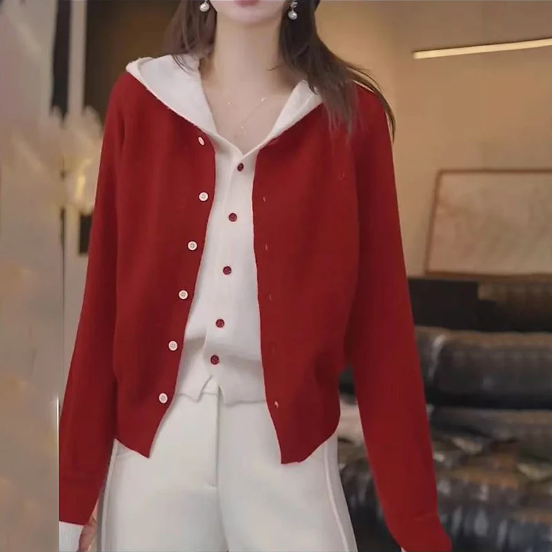 2025春秋季新款女士复古红色连帽针织开衫超火假两件漂亮毛衣上衣