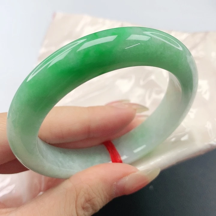 未镶嵌手镯翡翠，780