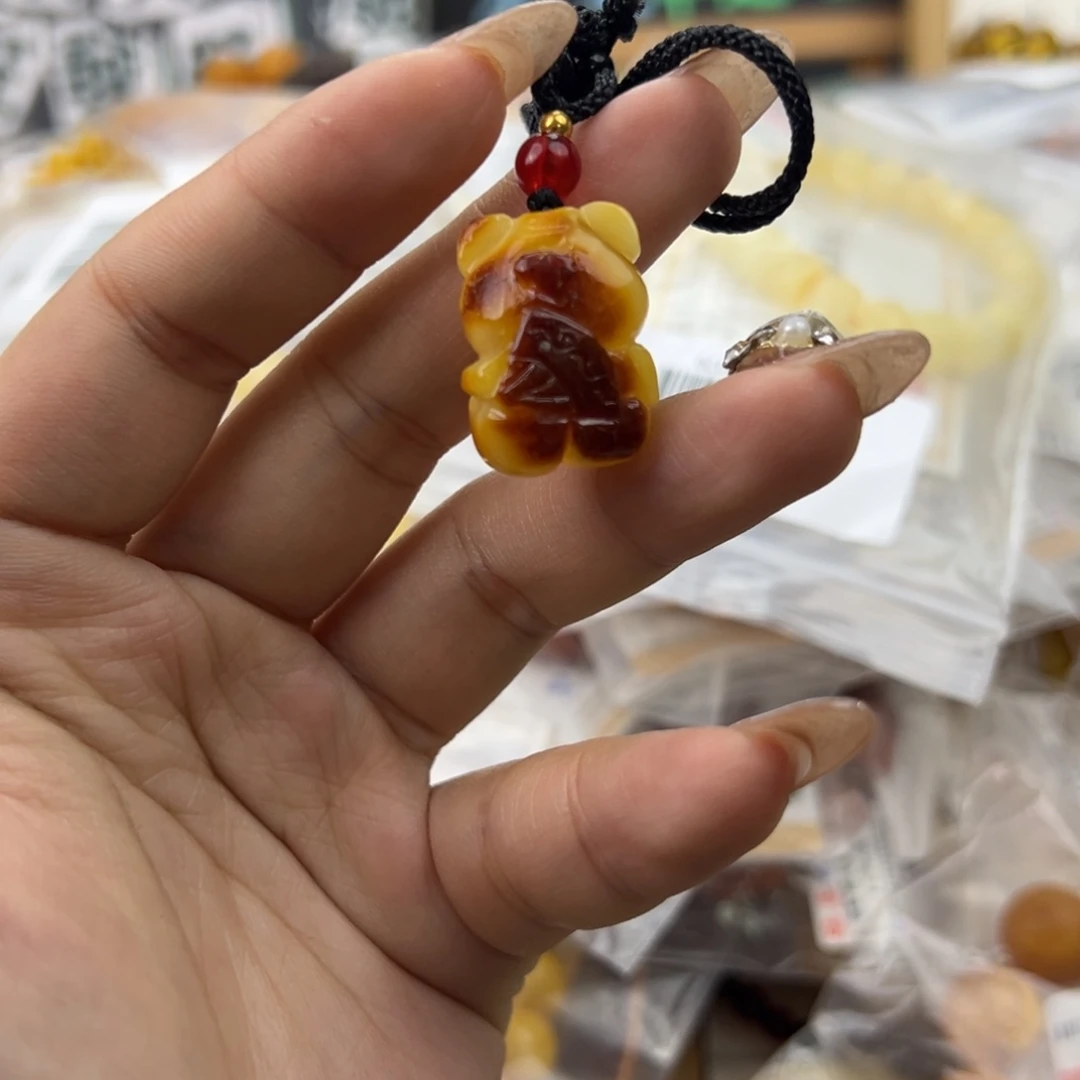 琥珀珠宝奇石未镶嵌