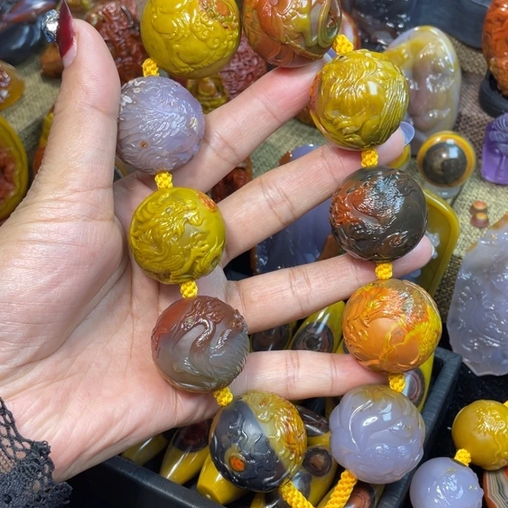 缘****玛瑙/玉髓未镶嵌珠宝奇石