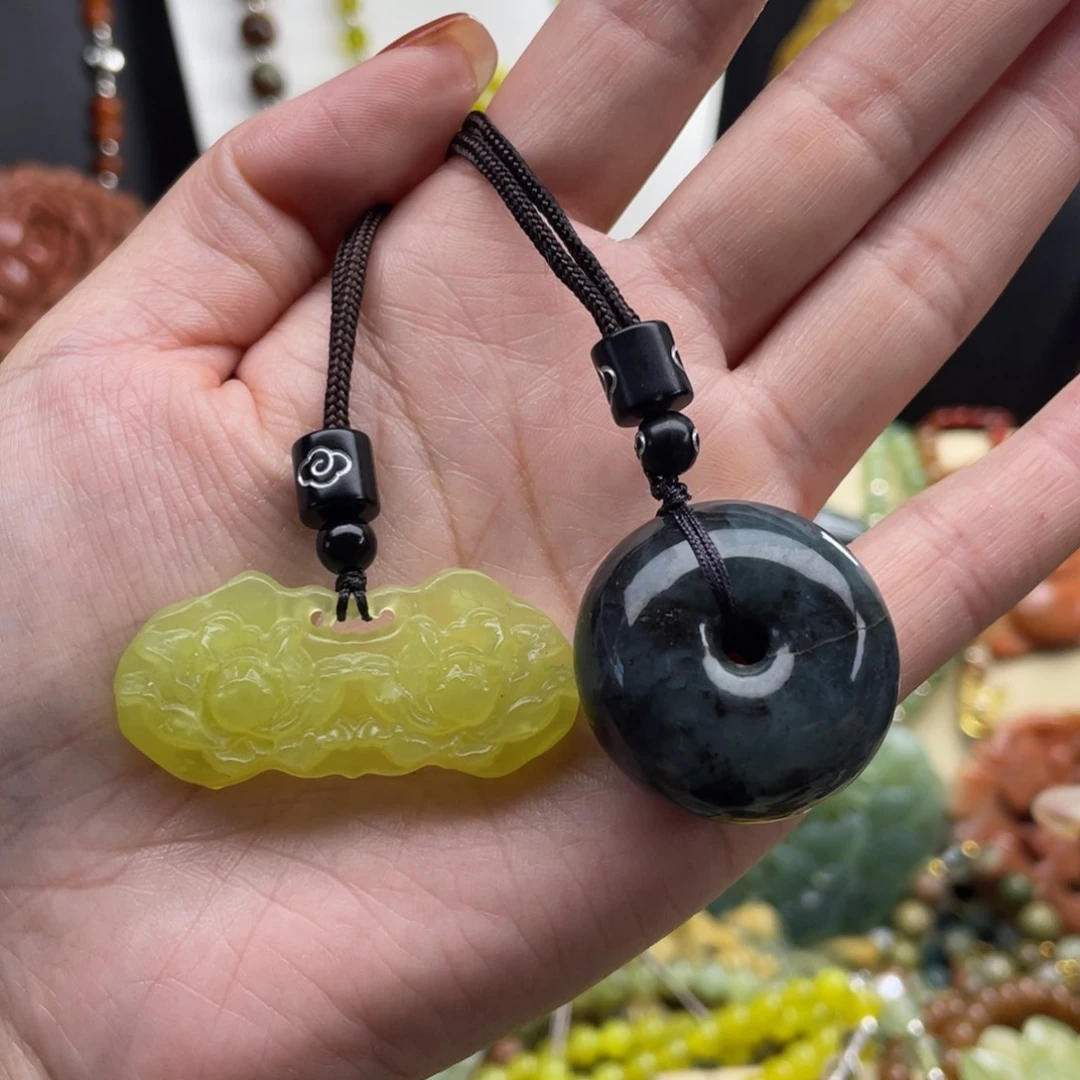 未镶嵌蛇纹石玉颈饰