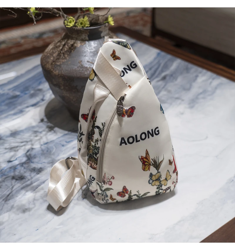 新中式国风简约斜跨包时尚百搭印花单肩包轻便通勤民族风胸包