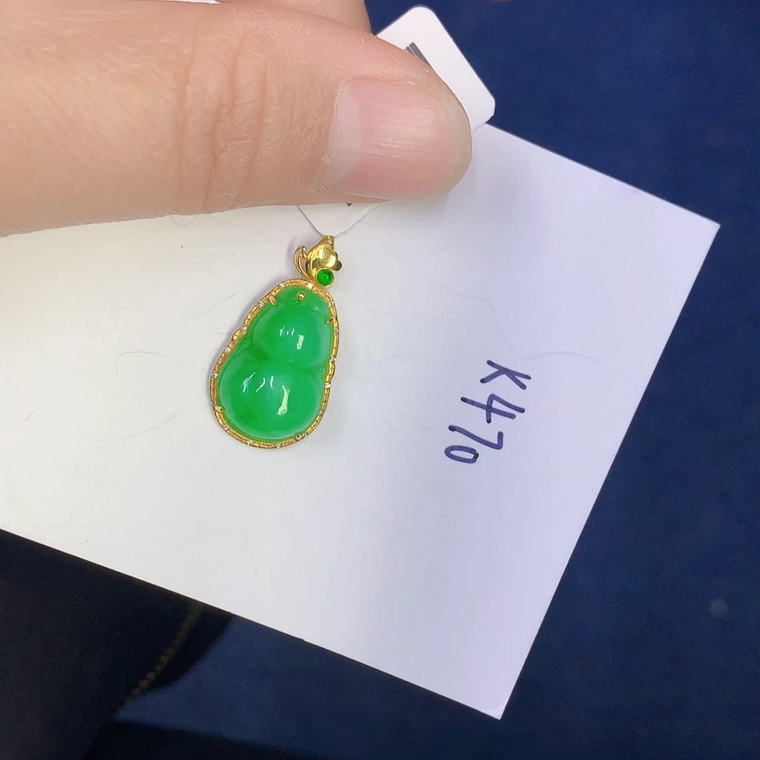 翡翠18K金镶嵌颈饰