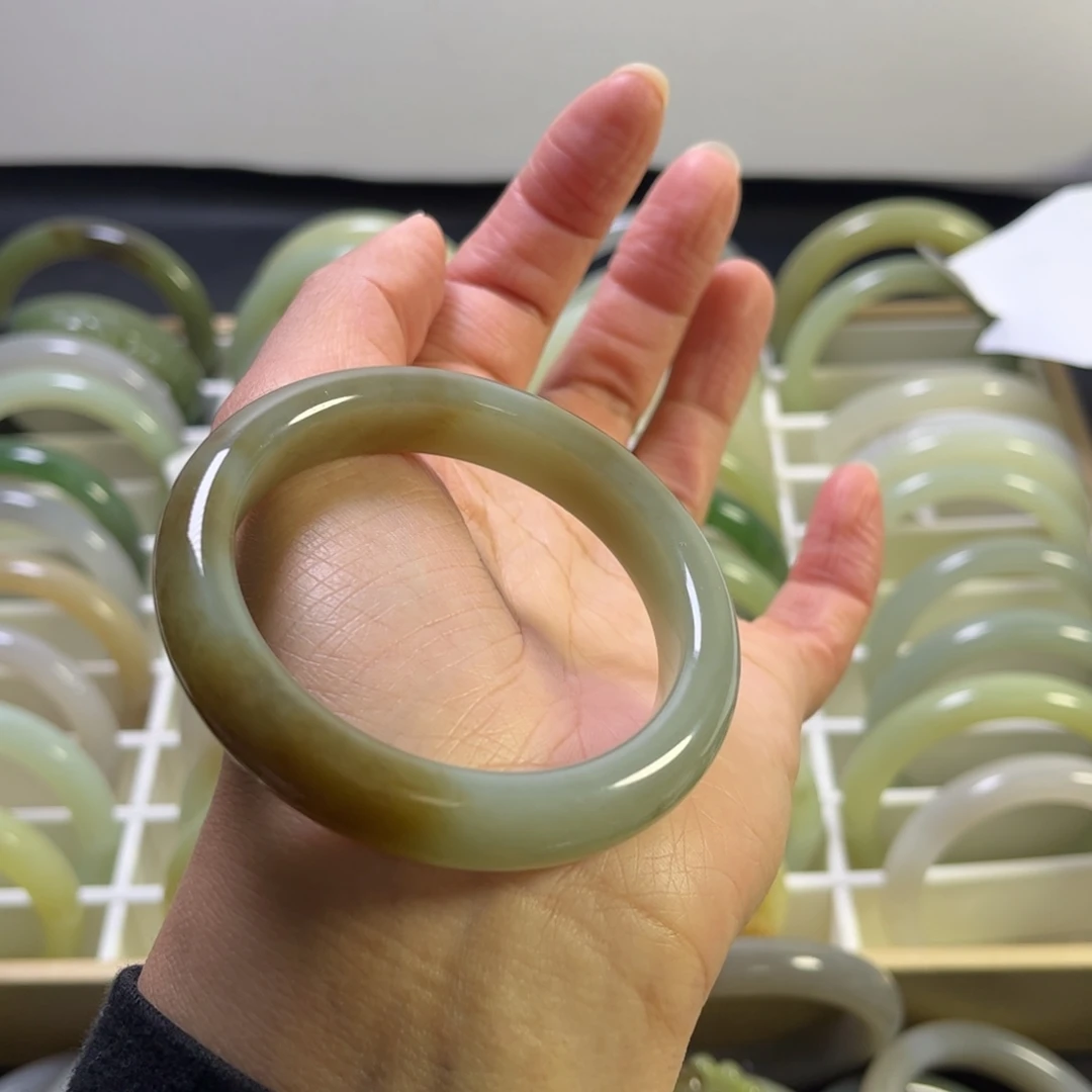 和田玉未镶嵌手镯51.7圈