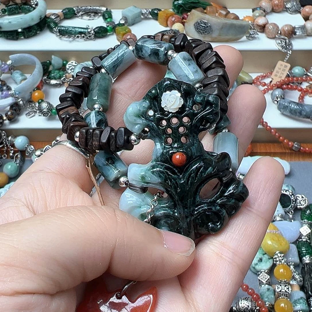 翡翠手链未镶嵌泡**?