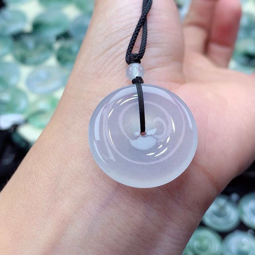 翡翠未镶嵌颈饰编号33。尺寸26-5.7