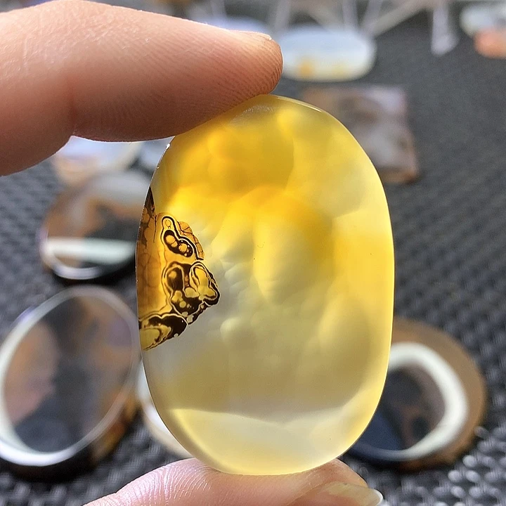 未镶嵌颈饰玛瑙/玉髓敬*阁