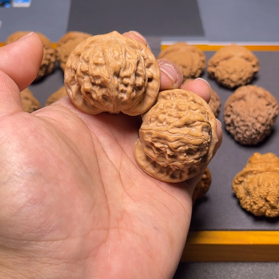 吊坠文玩核桃全品耳朵图图，九山顶