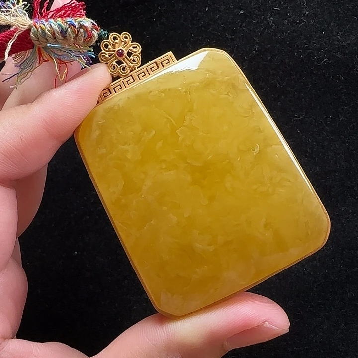 未镶嵌蜜蜡珠宝奇石