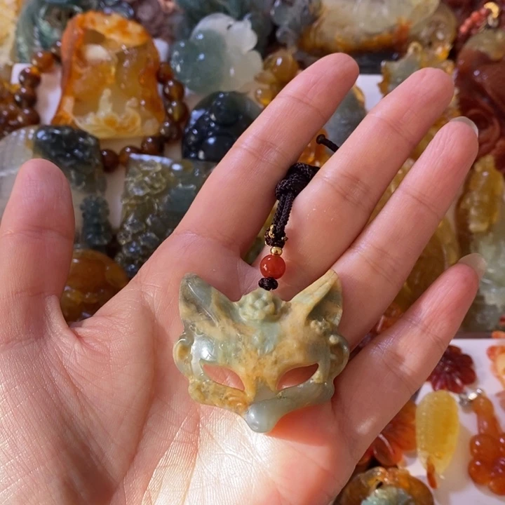 蛇纹石玉未镶嵌颈饰