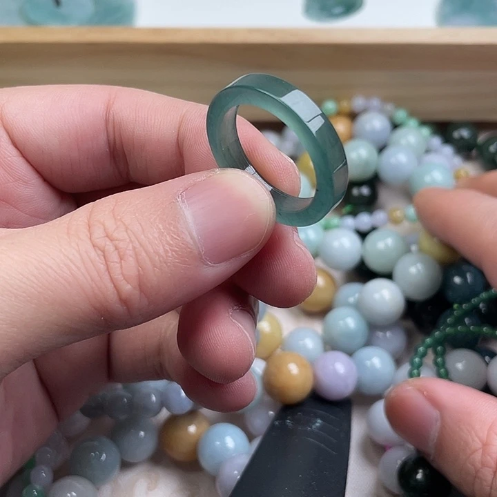 翡翠未镶嵌颈饰88