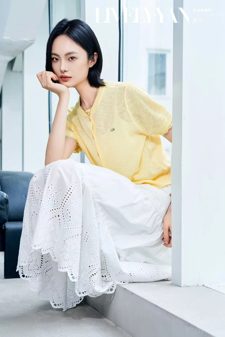 俪妍LIVELY-YAN LY25429-61白色半身裙