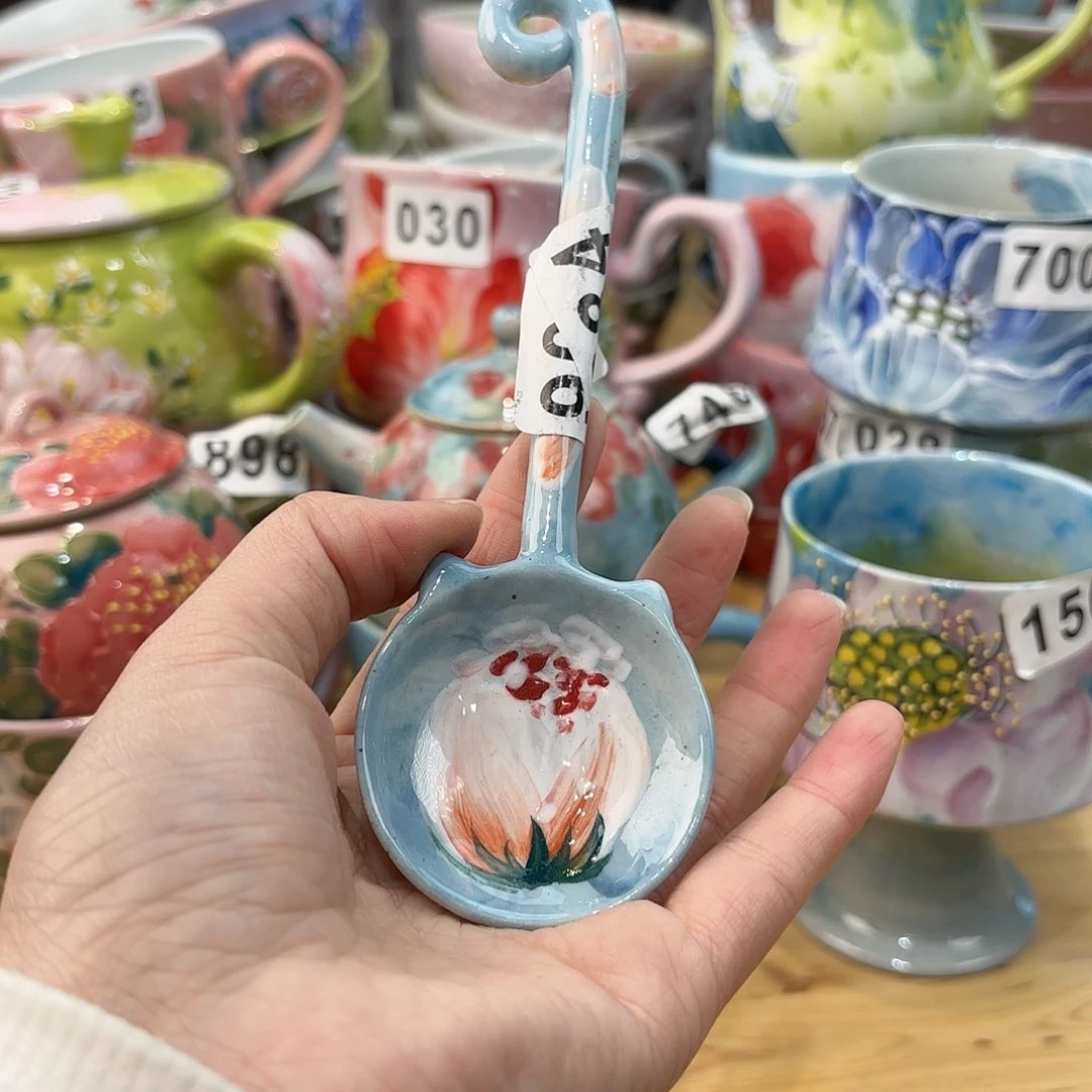 瓷片兔兔盖茨。兔兔好