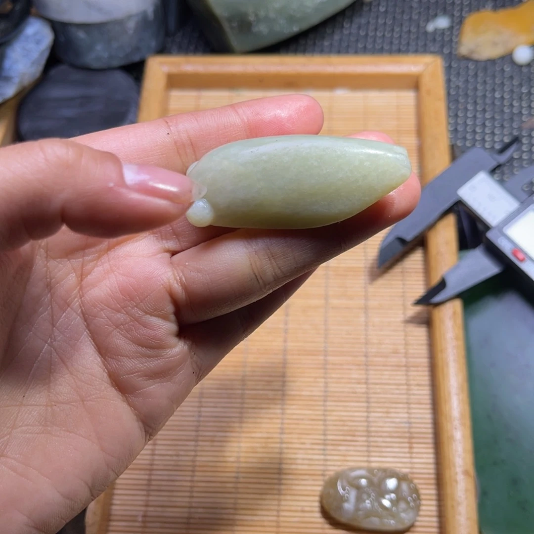 未镶嵌和田玉车挂