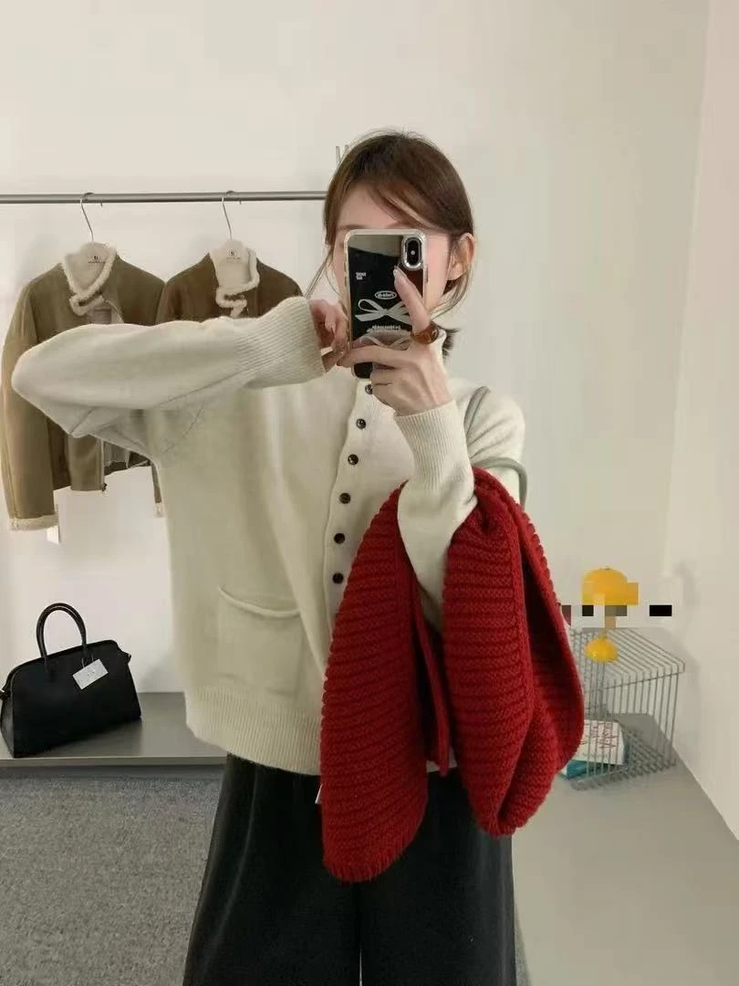 阿妳XiaoNi———（冬款排扣针织衫2440414）