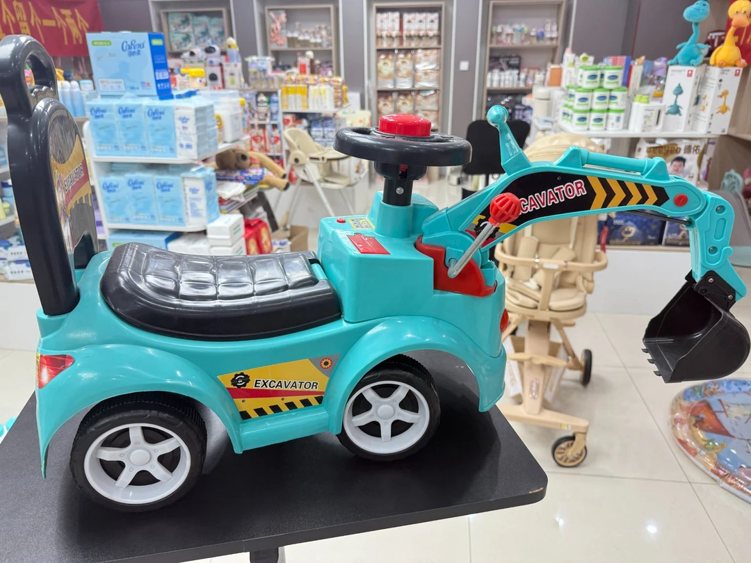 新款可坐可骑电动挖掘四轮工程车玩具
