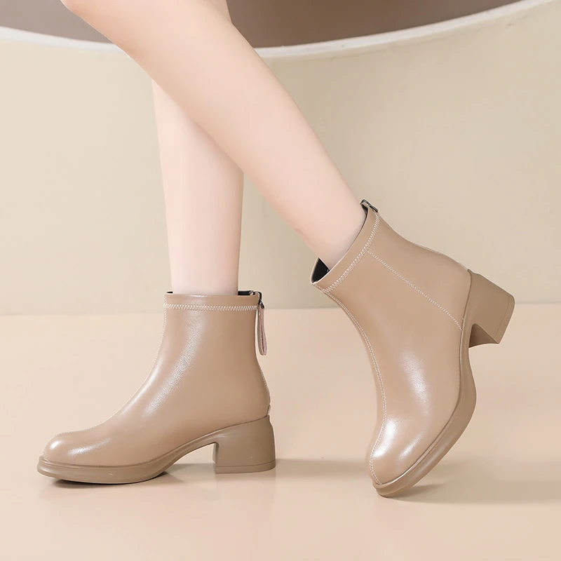 加绒保暖时装靴时尚百搭中年女士真皮短靴秋冬季粗跟中跟女款靴子