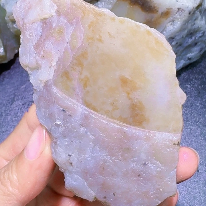 未镶嵌和田玉（糖玉）珠宝半成品