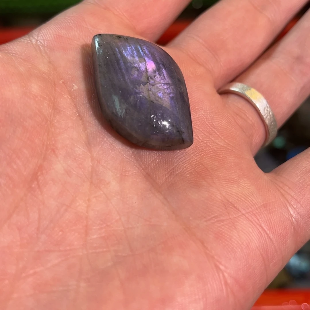 拉长石吊坠未镶嵌数****?