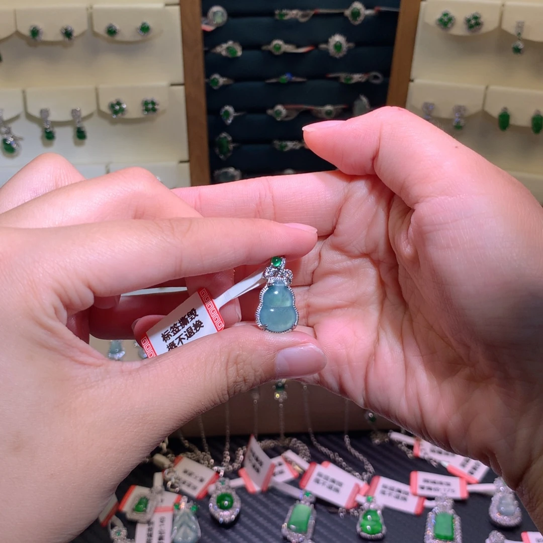 翡翠未镶嵌吊坠(不含链)吊坠