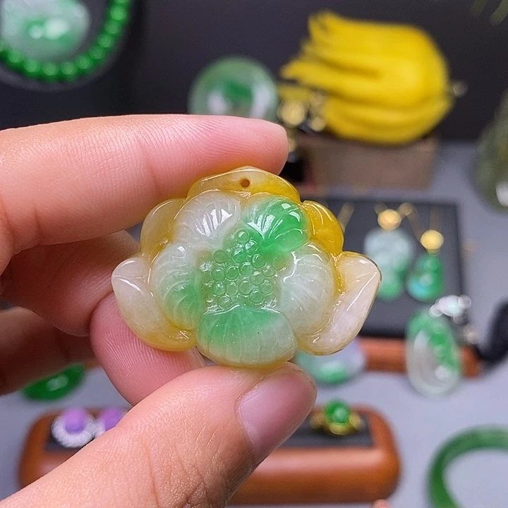 吊坠(赠链)未镶嵌翡翠