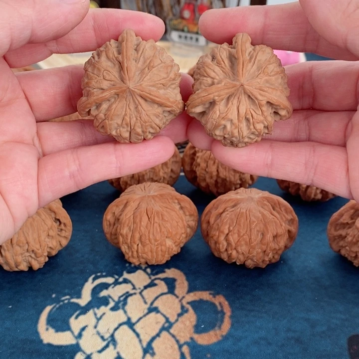 文玩核桃把件玉玺三楞39