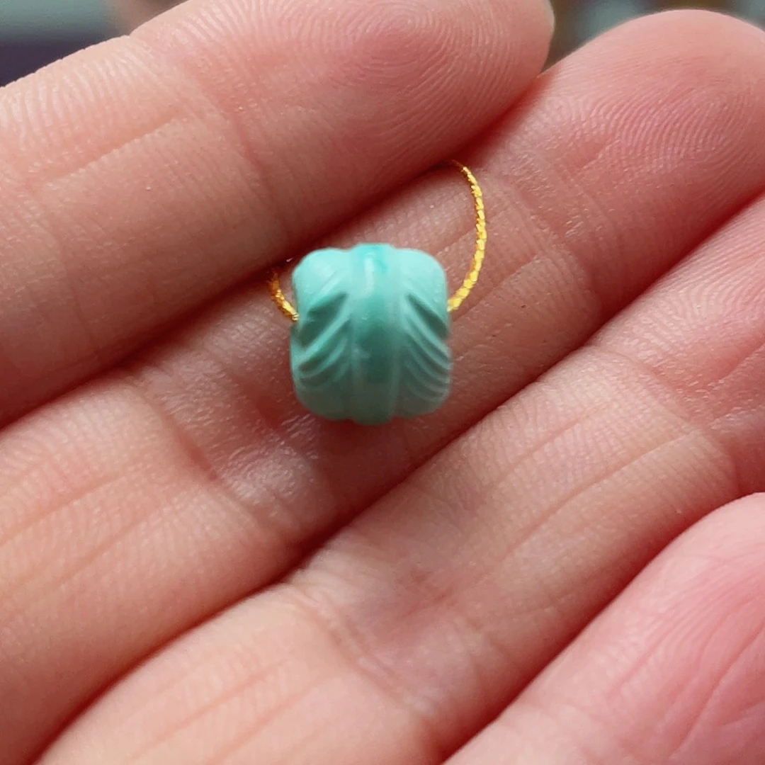 绿松石颈饰未镶嵌