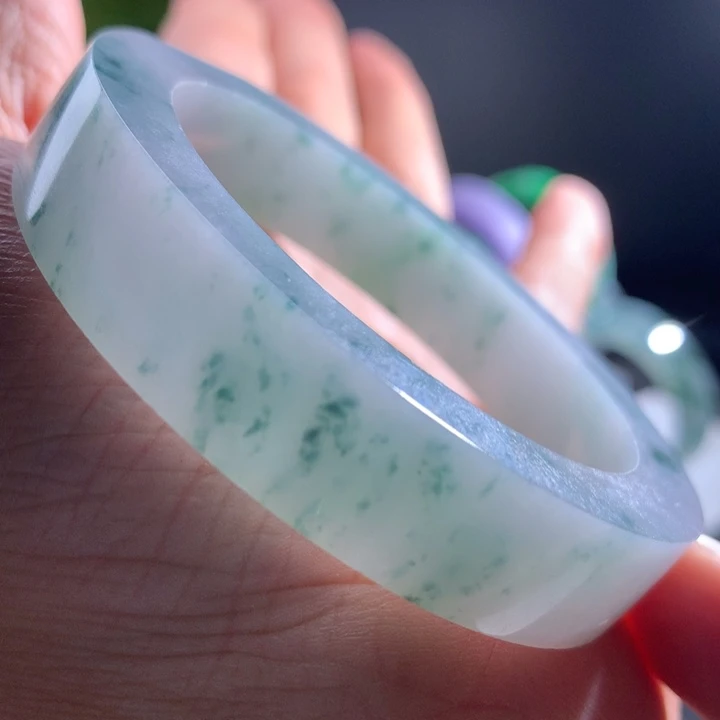 未镶嵌手镯定制翡翠