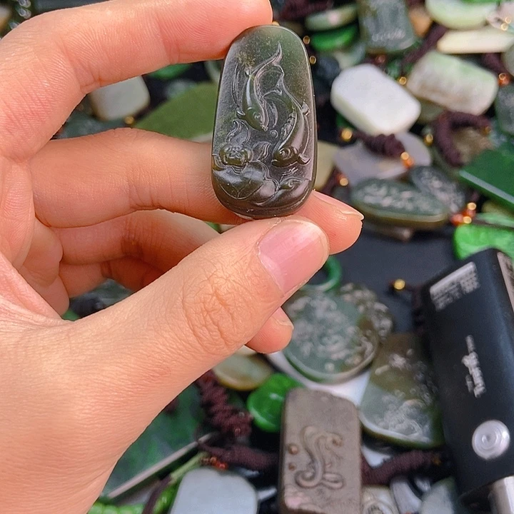 颈饰未镶嵌和田玉