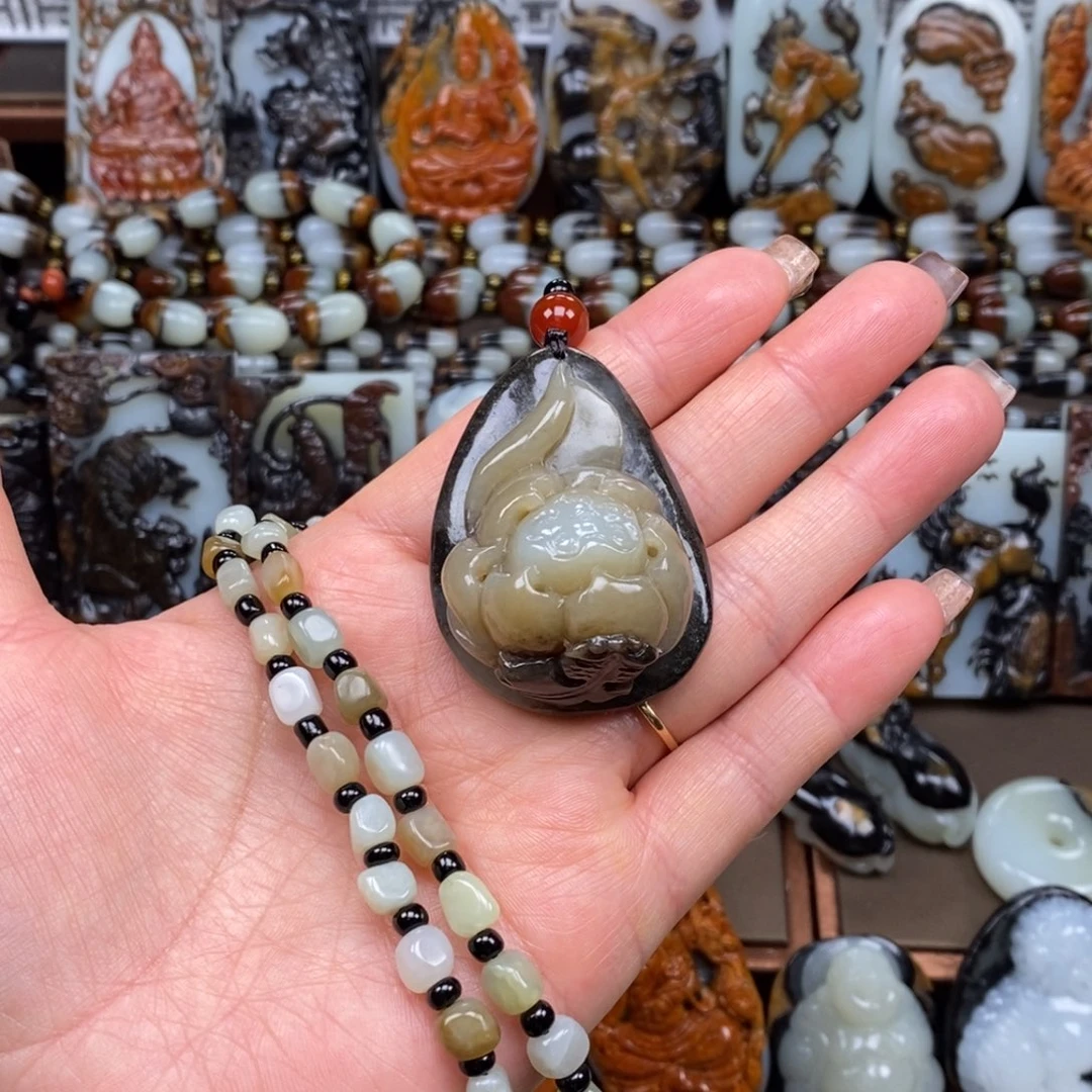 颈饰未镶嵌和田玉