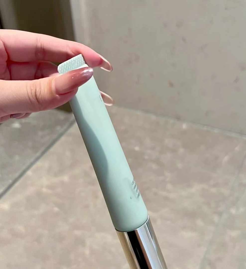 蓝色盒彩彩隔离妆前乳