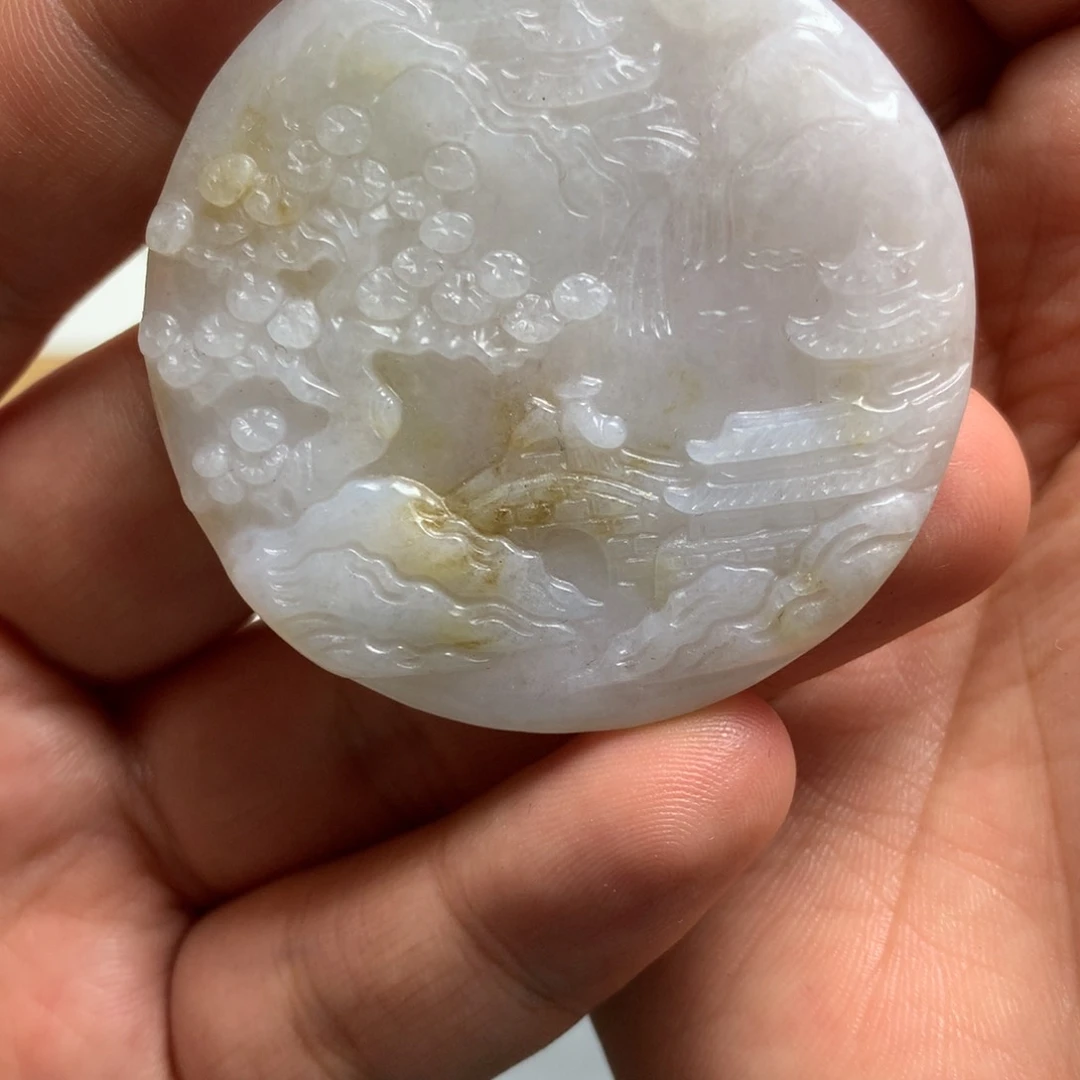 翡翠颈饰未镶嵌山水