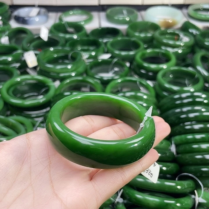 未镶嵌手镯和田玉（碧玉）