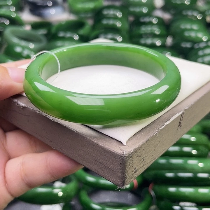 未镶嵌手镯和田玉（碧玉）