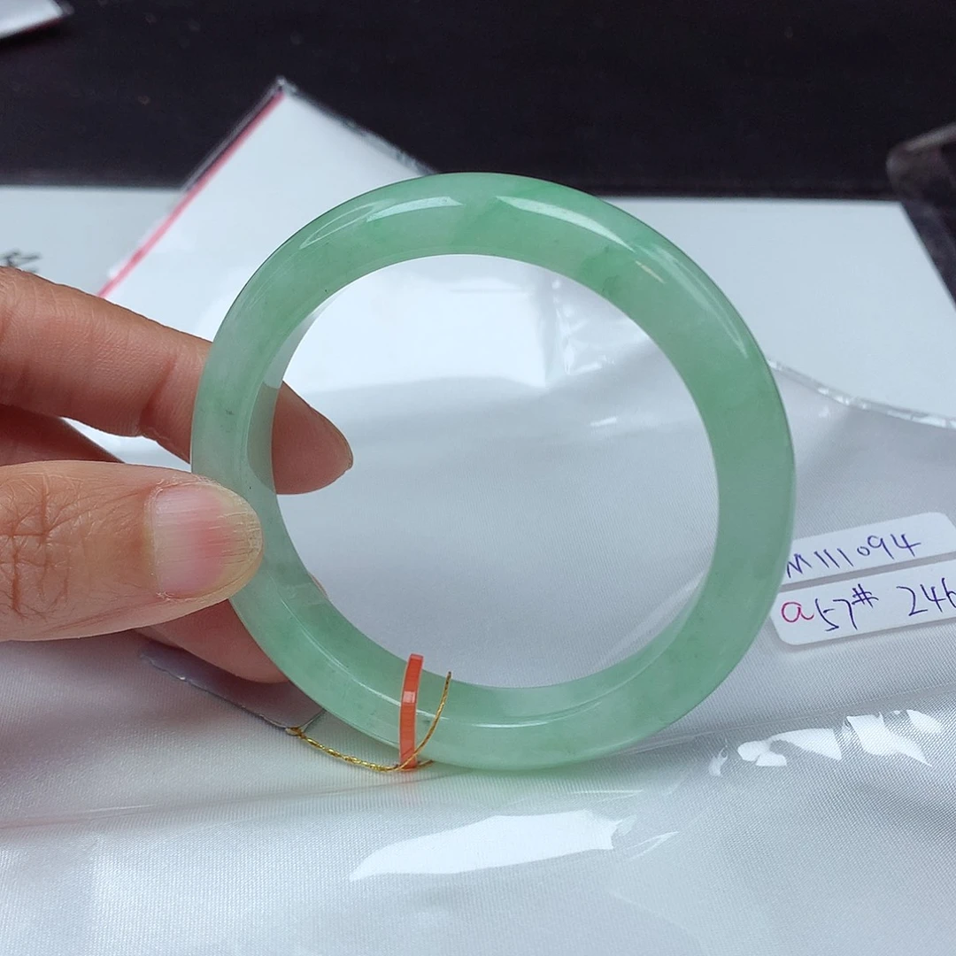翡翠手镯未镶嵌57圈1094