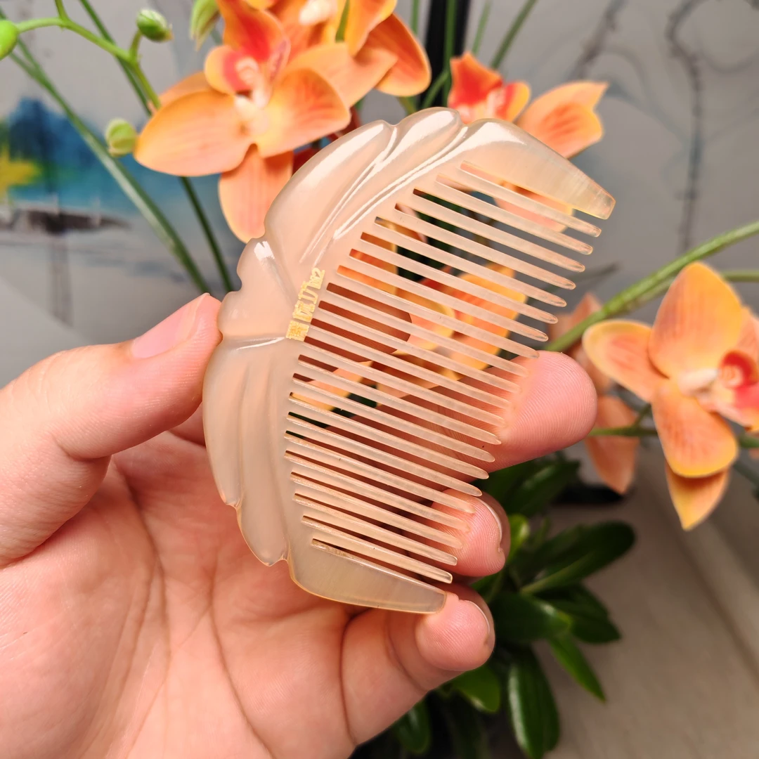 板娘专享 牦牛角小爱心按摩梳-182