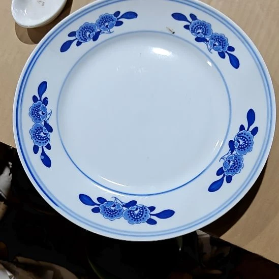 绿泥陶瓷盘子碗啥都有