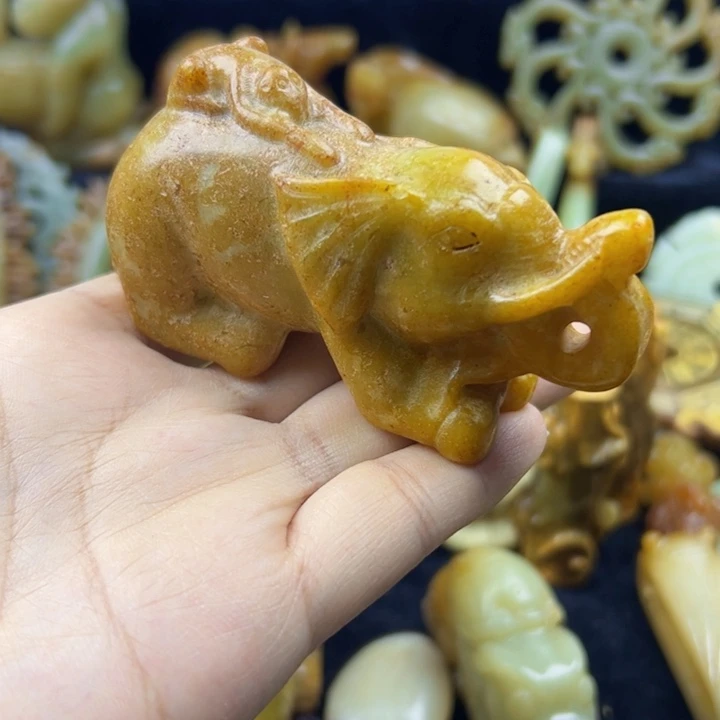 蛇纹石玉颈饰未镶嵌80