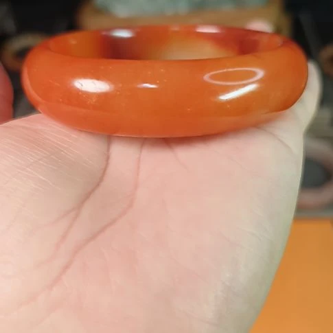 未镶嵌手镯石英质玉