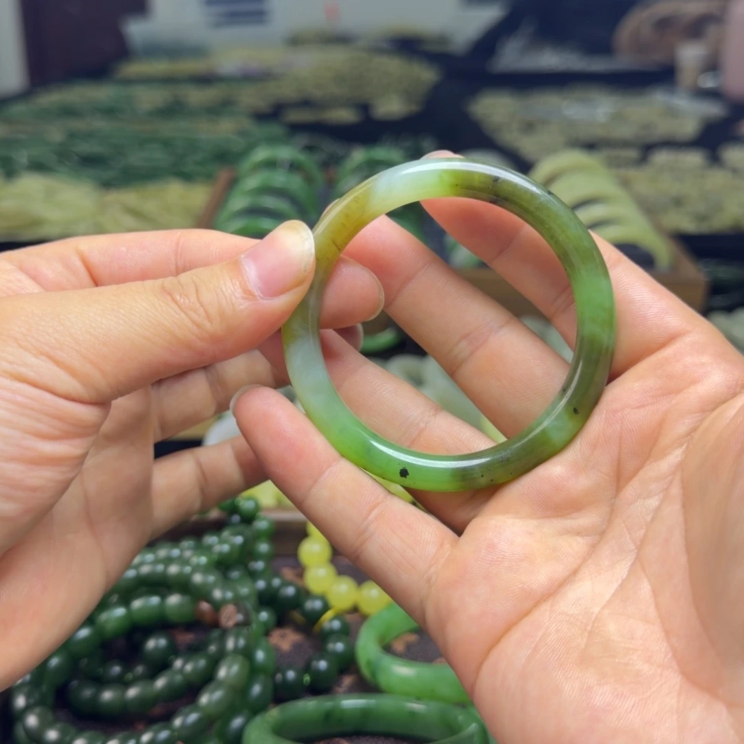 *****和田玉未镶嵌车挂