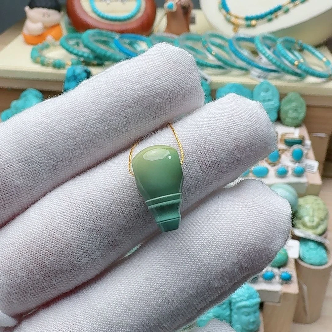 绿松石未镶嵌高瓷绿三通9.2