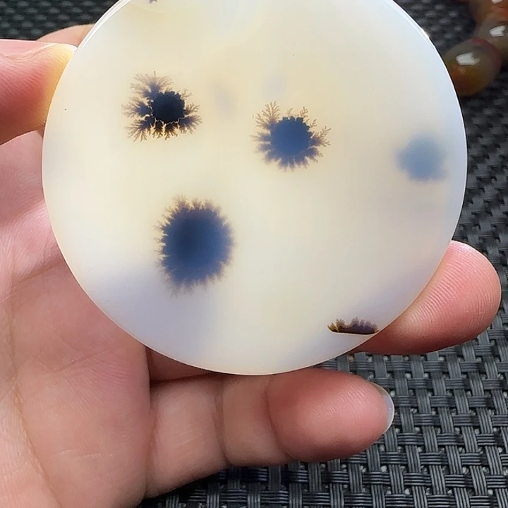 已***年玛瑙/玉髓未镶嵌颈饰