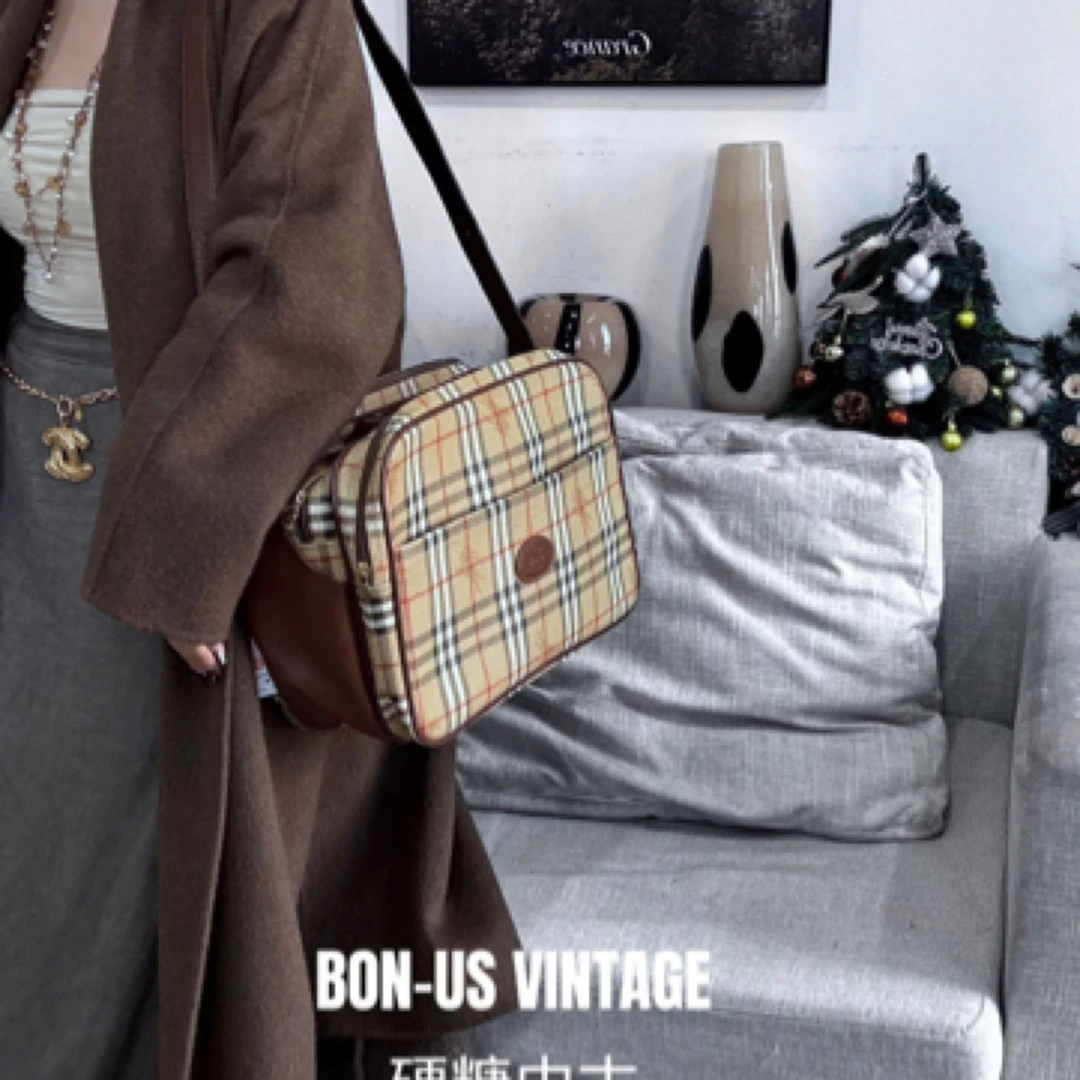 95新 BURBERRY/博柏利 617710/行李包