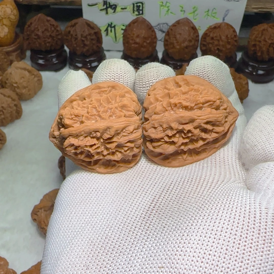 时***步文玩核桃吊坠鱼阳元宝