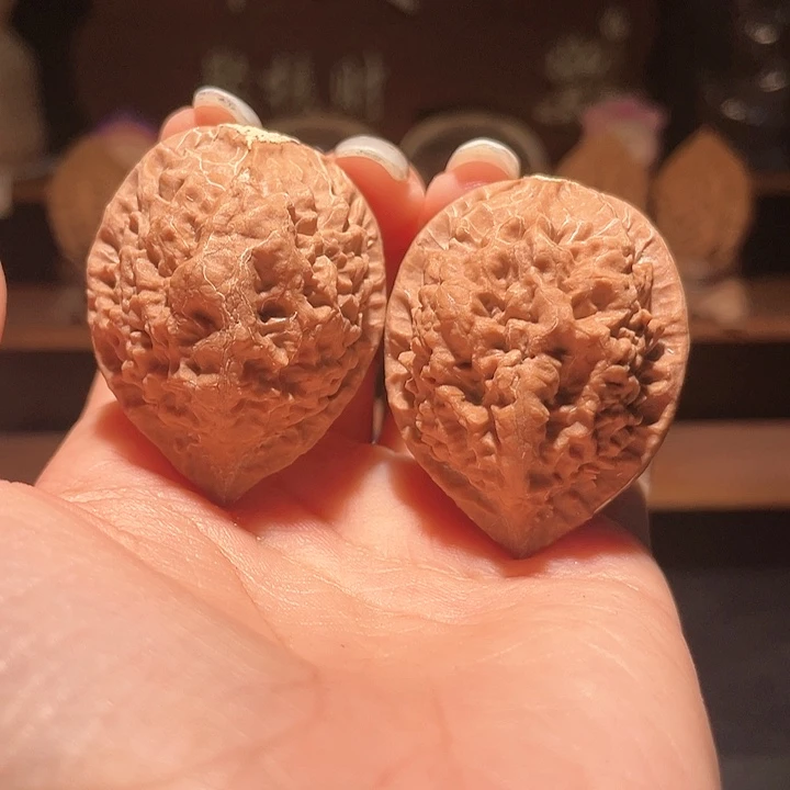 文玩核桃把件龙鳞盾121