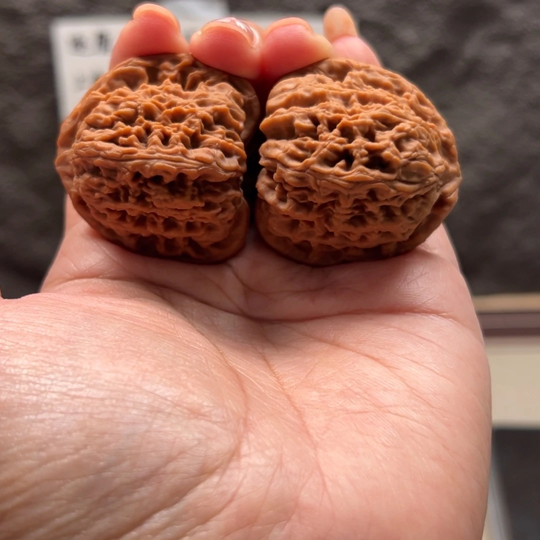 刘***淳文玩核桃吊坠南疆40